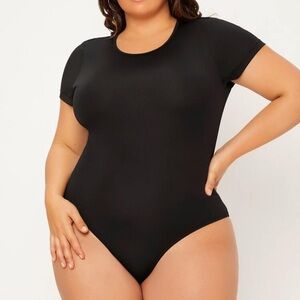 SHEIN Black Short Sleeve Fitted Bodysuit